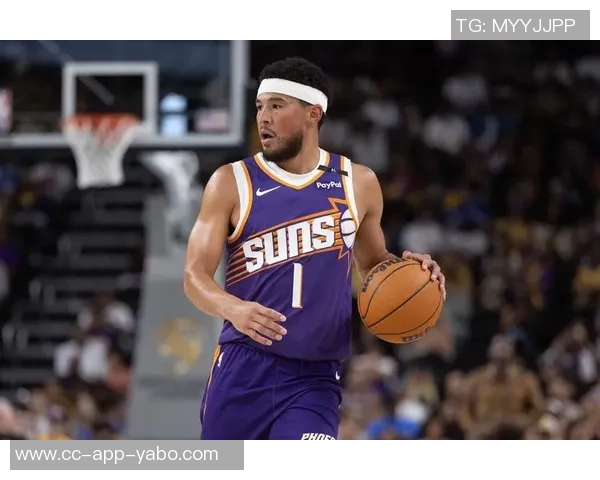 布克首节失准后强势反弹半场贡献13分4助攻助队逆转局势